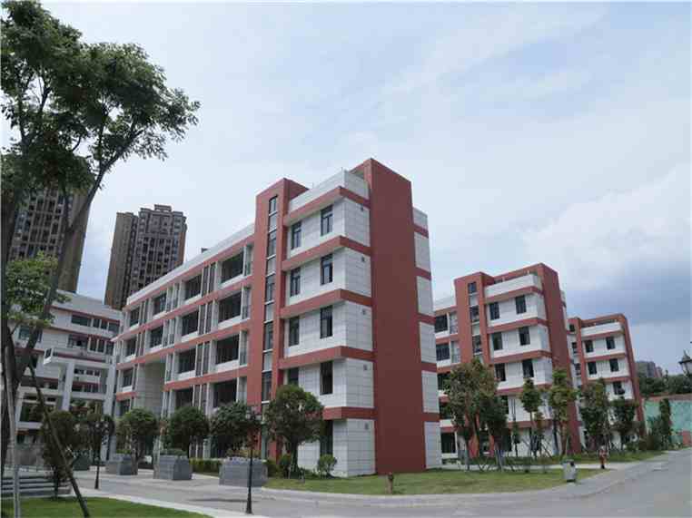 龙泉驿青台山中学